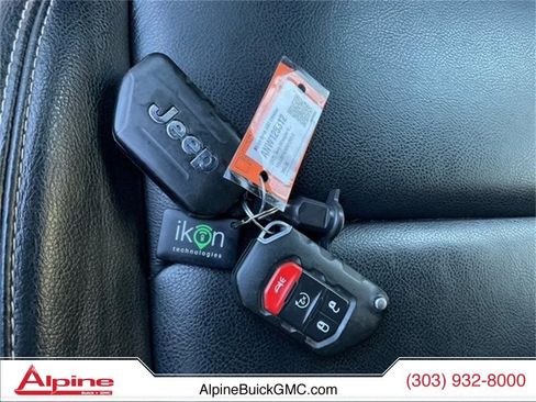 Used 2022 Jeep Wrangler Unlimited Sahara w/ Cold Weather Group image 19