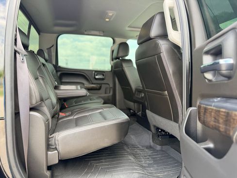 Used 2016 GMC Sierra 2500 Denali w/ Duramax Plus Package AWD/4WD image 18