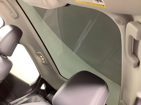 Used 2025 Ford Mustang Mach-E Premium image 18