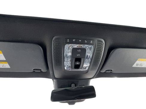 Used 2025 Mercedes-Benz GLB 250 4MATIC image 42