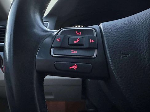 Used 2013 Volkswagen Passat 2.5 SEL Premium image 23