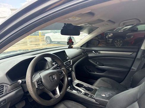 Used 2018 Honda Accord LX image 11