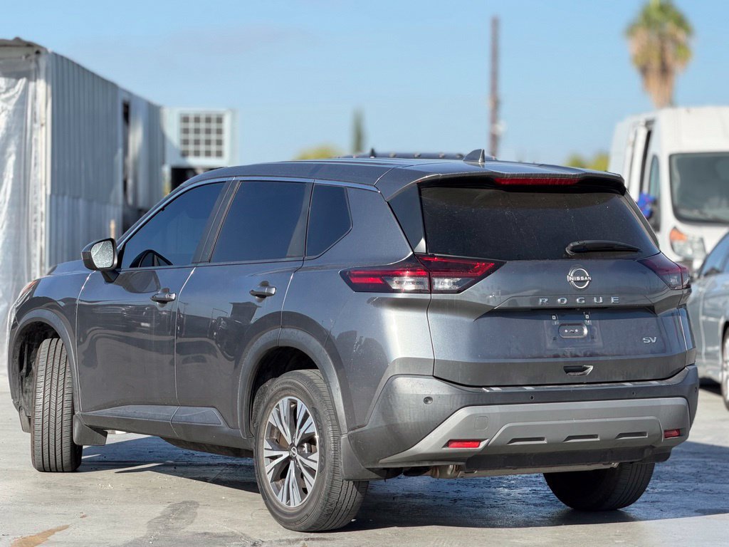 Used 2023 Nissan Rogue SV FWD image 2