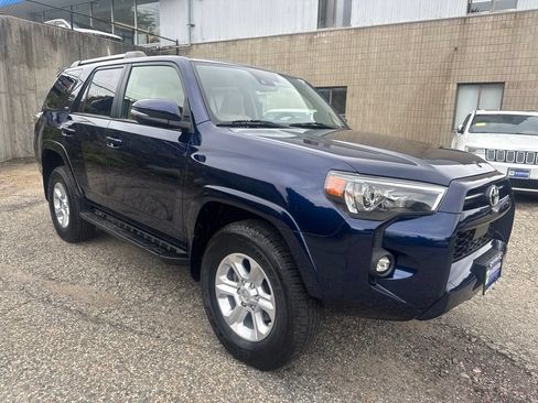 Used 2021 Toyota 4Runner SR5 Premium w/ Moonroof Package AWD/4WD image 39