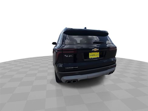 Used 2024 Chevrolet Traverse LT w/ Enhanced Driving Package FWD image 7