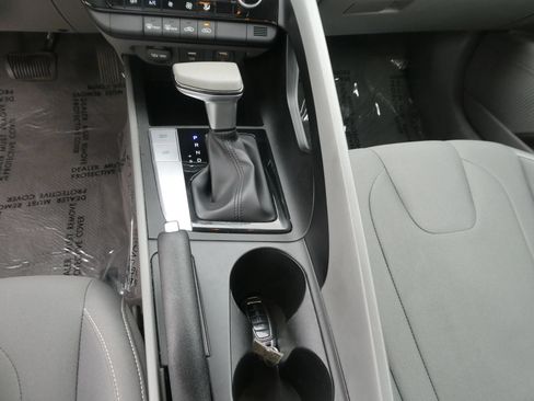 Used 2023 Hyundai Elantra SEL FWD image 21