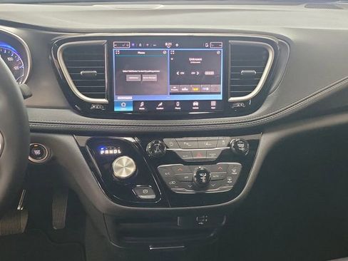 New 2026 Chrysler Pacifica Select image 19