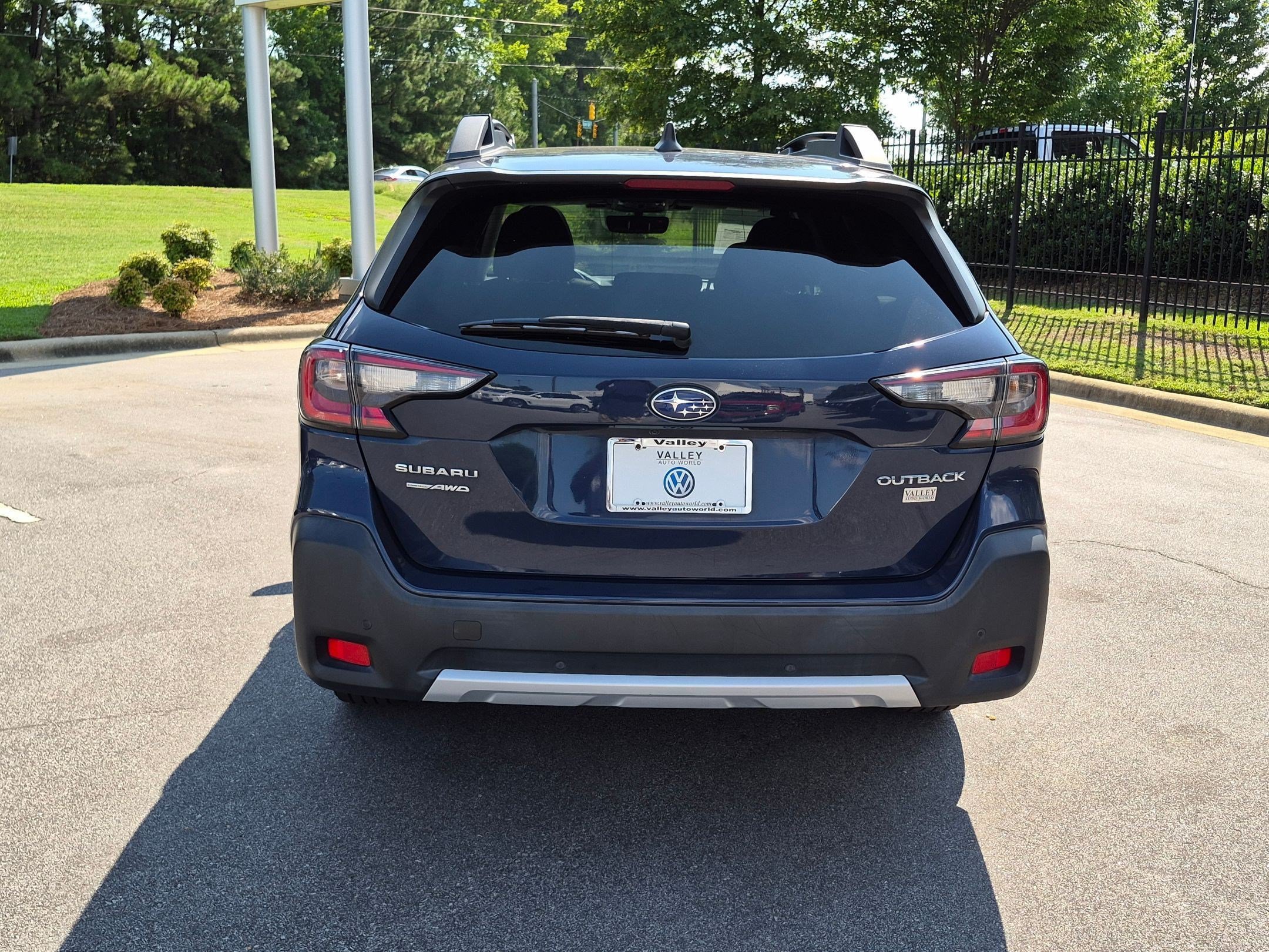 Used 2023 Subaru Outback Limited AWD/4WD image 4