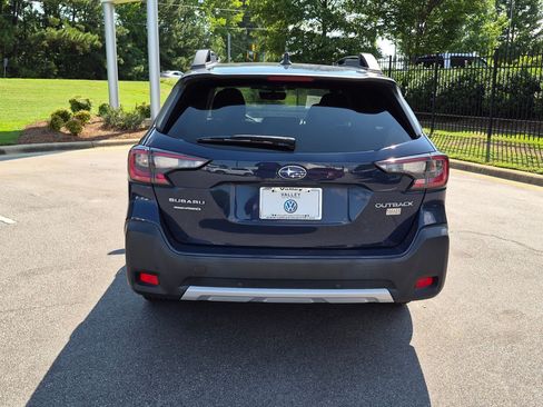 Used 2023 Subaru Outback Limited AWD/4WD image 4