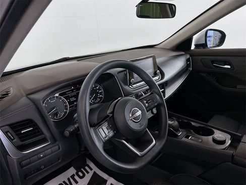 Used 2023 Nissan Rogue SV image 9