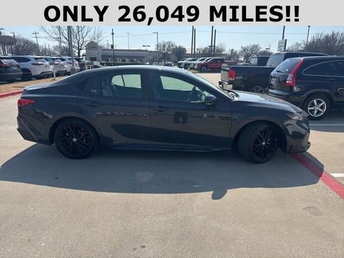Used 2025 Toyota Camry SE image 2