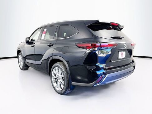 New 2026 Toyota Highlander Limited image 6