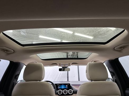 Used 2023 Mercedes-Benz GLA 250 4MATIC w/ Premium Package image 21