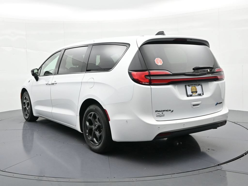 Used 2024 Chrysler Pacifica Limited FWD image 8