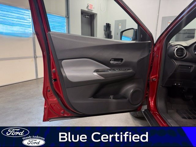 Used 2023 Nissan Kicks SR w/ SR Premium Package FWD image 20