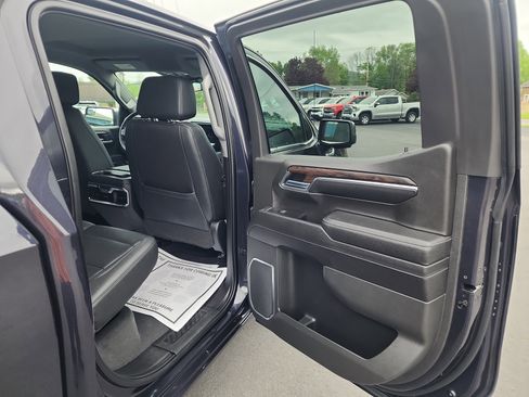 Certified 2023 GMC Sierra 1500 SLT w/ SLT Convenience Package AWD/4WD image 32