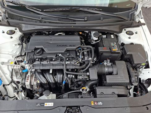Certified 2025 Hyundai Elantra SEL w/ Cargo Package FWD image 29