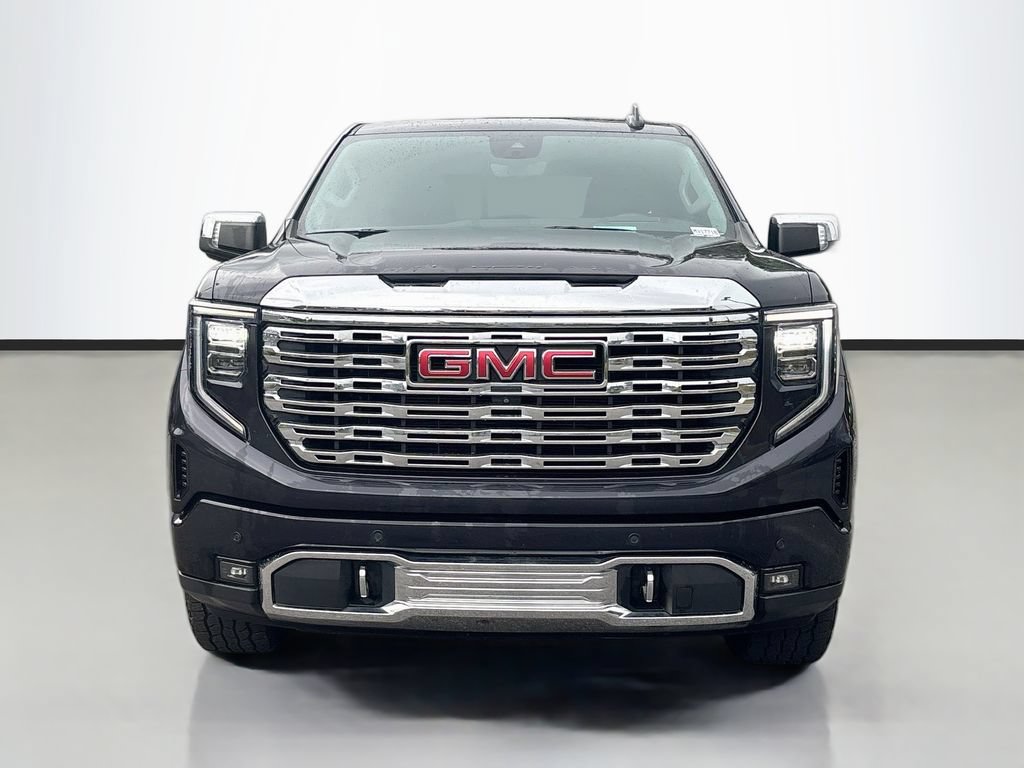 Used 2023 GMC Sierra 1500 Denali w/ Technology Package AWD/4WD image 3