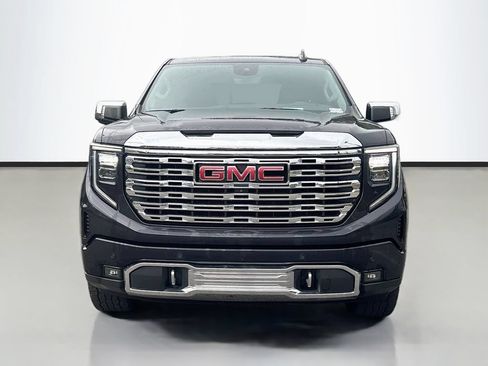 Used 2023 GMC Sierra 1500 Denali w/ Technology Package AWD/4WD image 3
