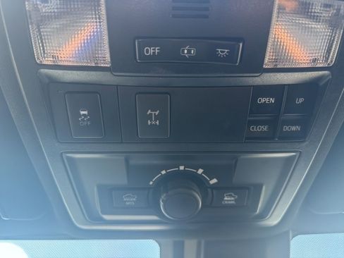 Used 2019 Toyota Tacoma TRD Off-Road AWD/4WD image 20