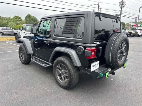 Used 2024 Jeep Wrangler Sport AWD/4WD image 5