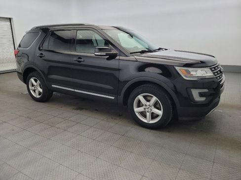 Used 2017 Ford Explorer XLT w/ Equipment Group 202A image 11