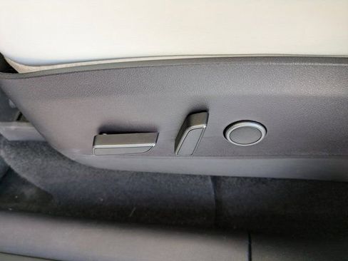 Used 2022 Tesla Model Y Performance image 19