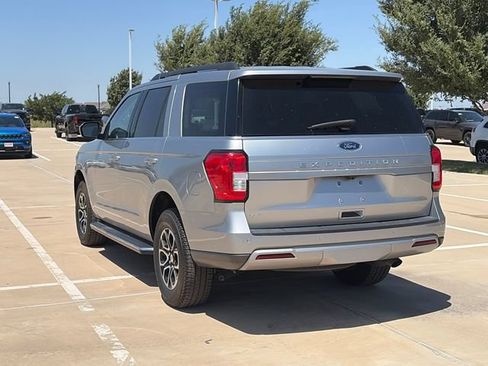 Used 2023 Ford Expedition XLT AWD/4WD image 6