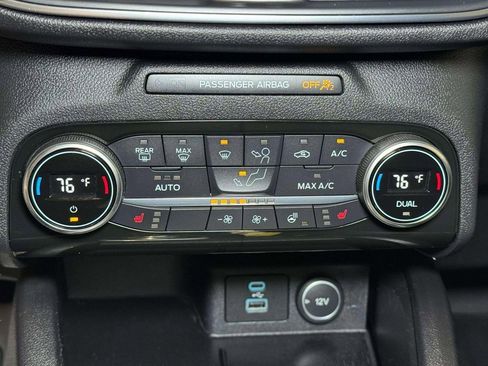 Used 2021 Ford Escape Titanium image 7