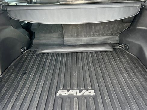 Used 2023 Toyota RAV4 XLE Premium image 16