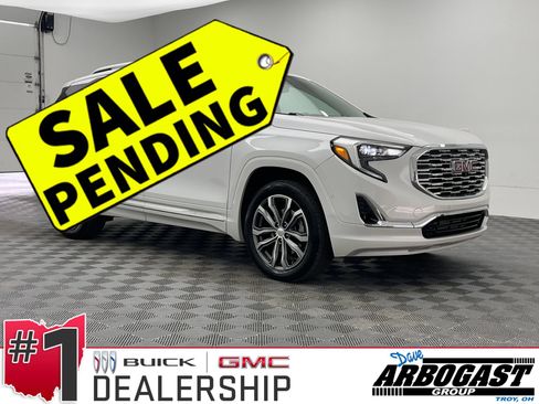 Used 2020 GMC Terrain Denali w/ Denali Premium Package AWD/4WD image 1