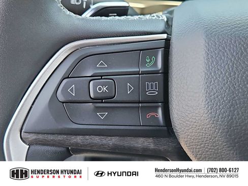 Used 2025 Jeep Grand Cherokee Limited w/ Luxury Tech Group II AWD/4WD image 23