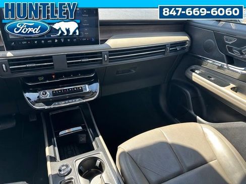 Used 2023 Lincoln Corsair Reserve w/ Equipment Group 201A AWD/4WD image 26