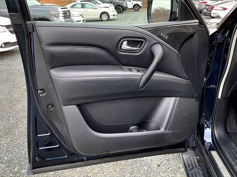 Used 2024 INFINITI QX80 Luxe image 9