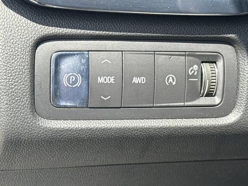 Certified 2025 GMC Acadia Elevation AWD/4WD image 18