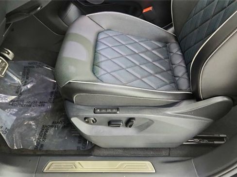 Used 2024 Volkswagen Atlas Cross Sport SEL Premium R-Line image 34