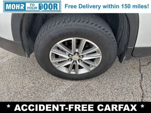 Used 2022 Chevrolet Traverse LT image 9