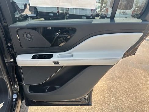 New 2026 Lincoln Aviator Reserve RWD image 17