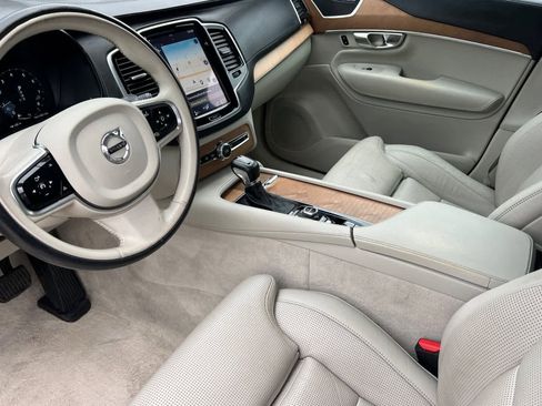 Used 2016 Volvo XC90 T6 Inscription w/ Vision Package image 12