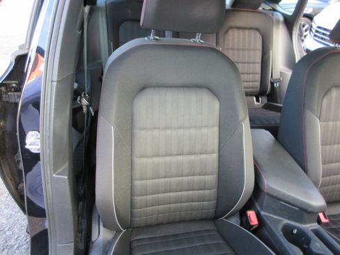 Used 2019 Volkswagen Jetta GLI image 24