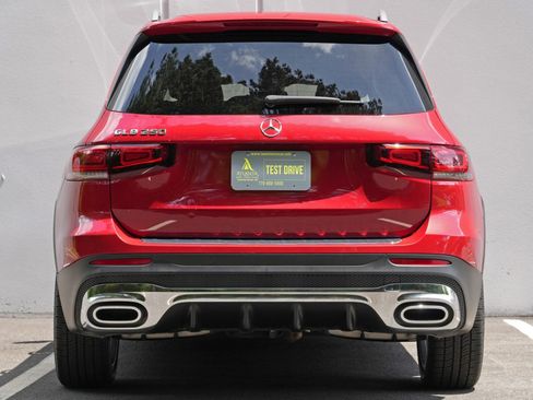 Used 2022 Mercedes-Benz GLB 250 w/ AMG Line image 10