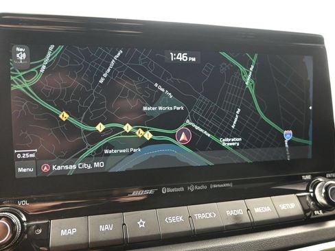 Certified 2022 Kia Seltos SX w/ Sunroof Package AWD/4WD image 18