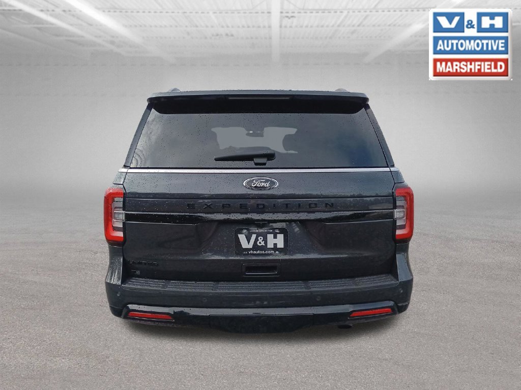 Used 2023 Ford Expedition Limited AWD/4WD image 3