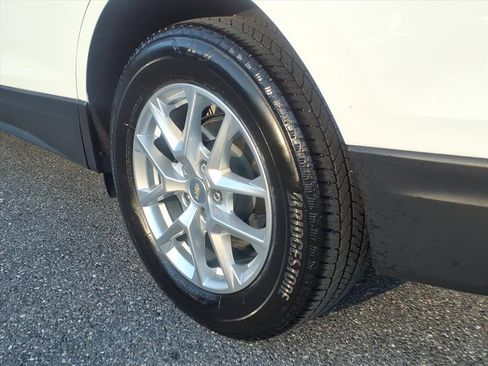 Used 2022 Chevrolet Equinox LS image 11