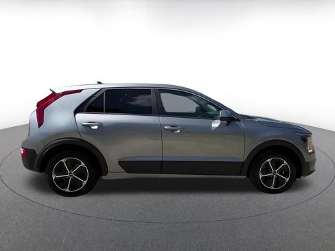 Used 2026 Kia Niro LX FWD image 16