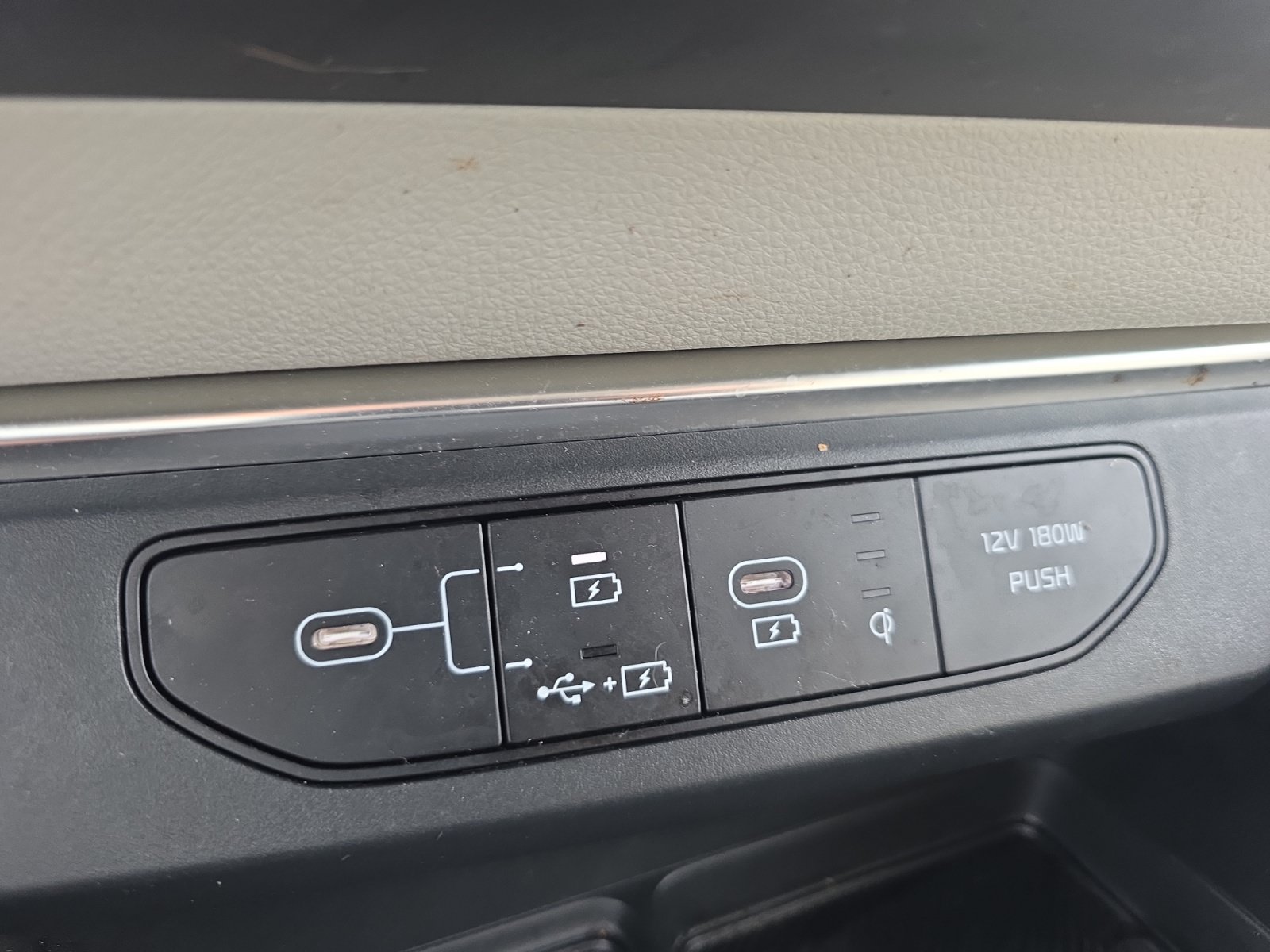 Certified 2025 Kia Carnival SX Prestige FWD image 18