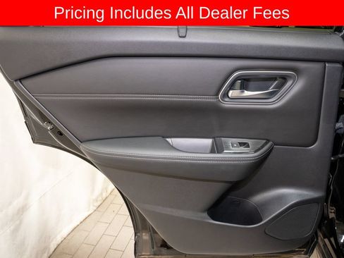 Certified 2024 Nissan Rogue Platinum w/ Platinum Premium Package FWD image 11