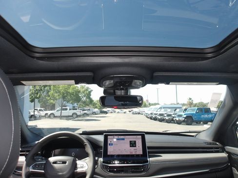 New 2025 Jeep Compass Limited w/ High Altitude Package image 19