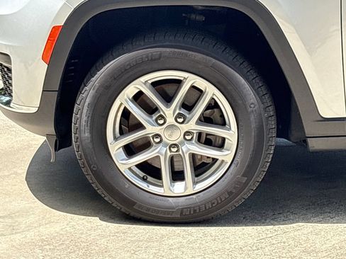 Used 2025 Jeep Grand Cherokee L Laredo w/ Trailer Tow Package RWD image 12