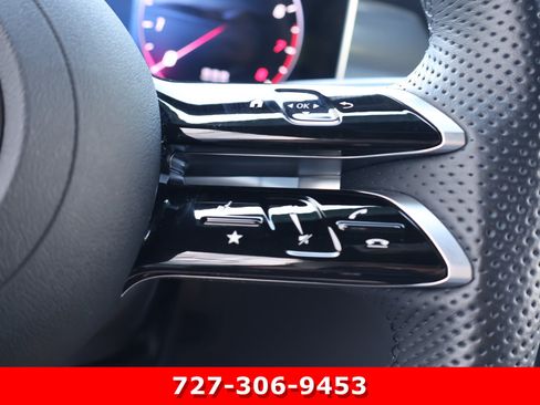 Used 2025 Mercedes-Benz GLC 300 4MATIC image 25
